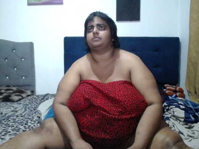 תמונות SusanaEshwar #bigboobs #hairy #cum #smoke #pregnant 2000